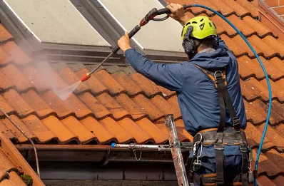 Démoussage et hydrofuge de toiture à Quérénaing